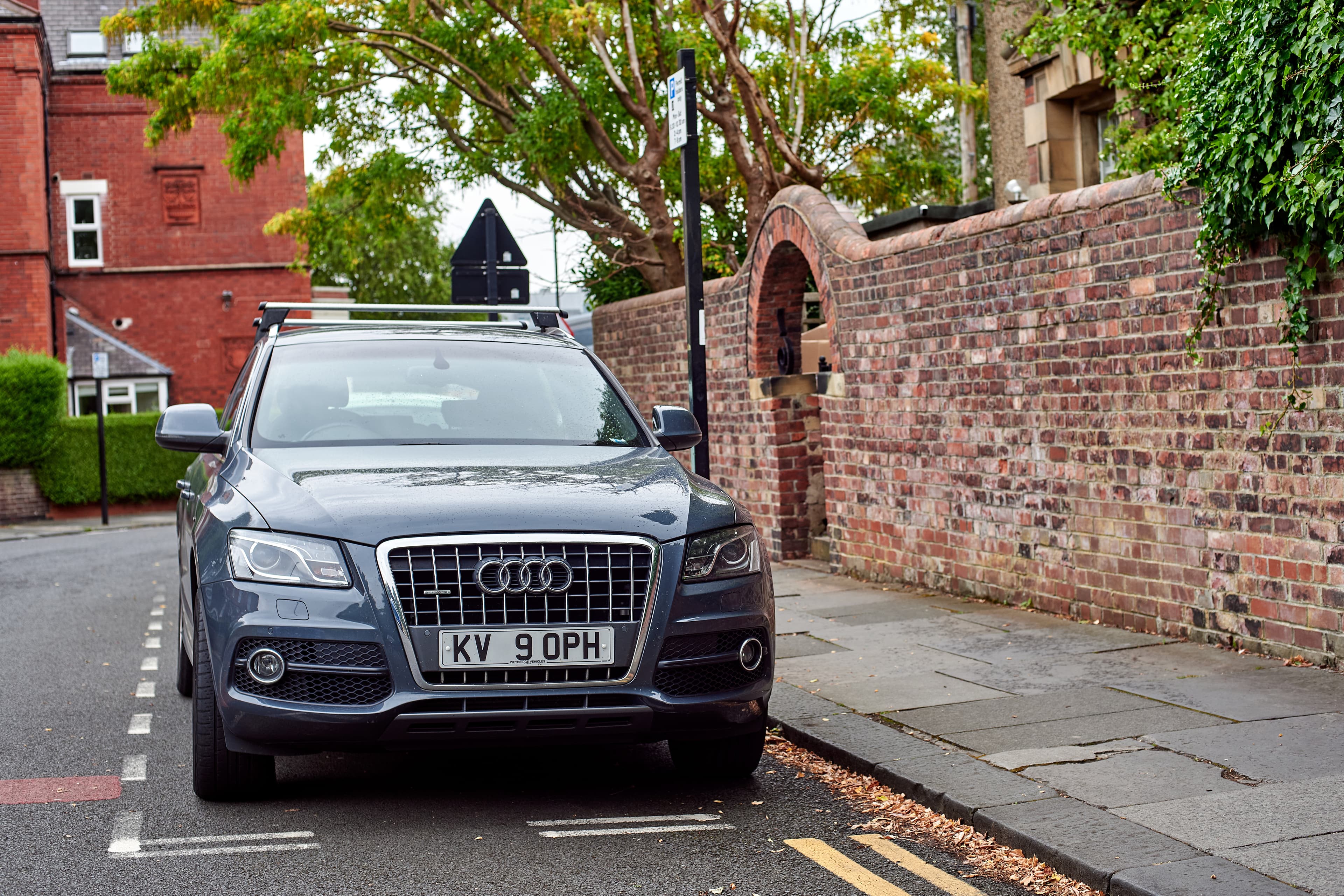 Selling a car with a private plate